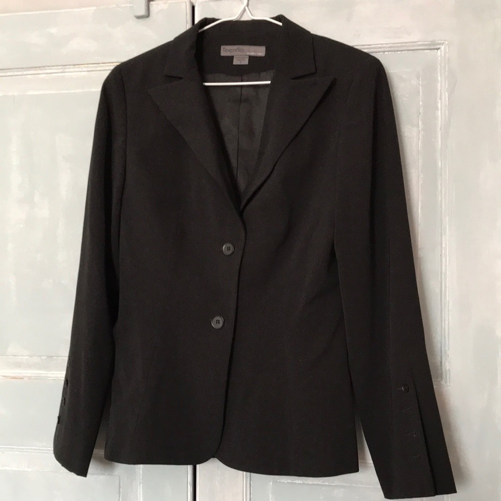 Teenflo Maurice Tarca Wonen’s jacket Size 4 in BLACK